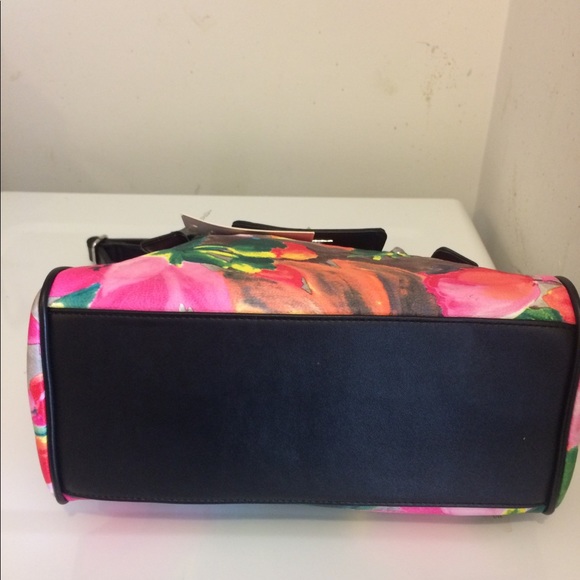 ππΊπ·π₯πarnewyork handbag π π₯π₯ππΈππΉπ·ππ₯ - Picture 4 of 5